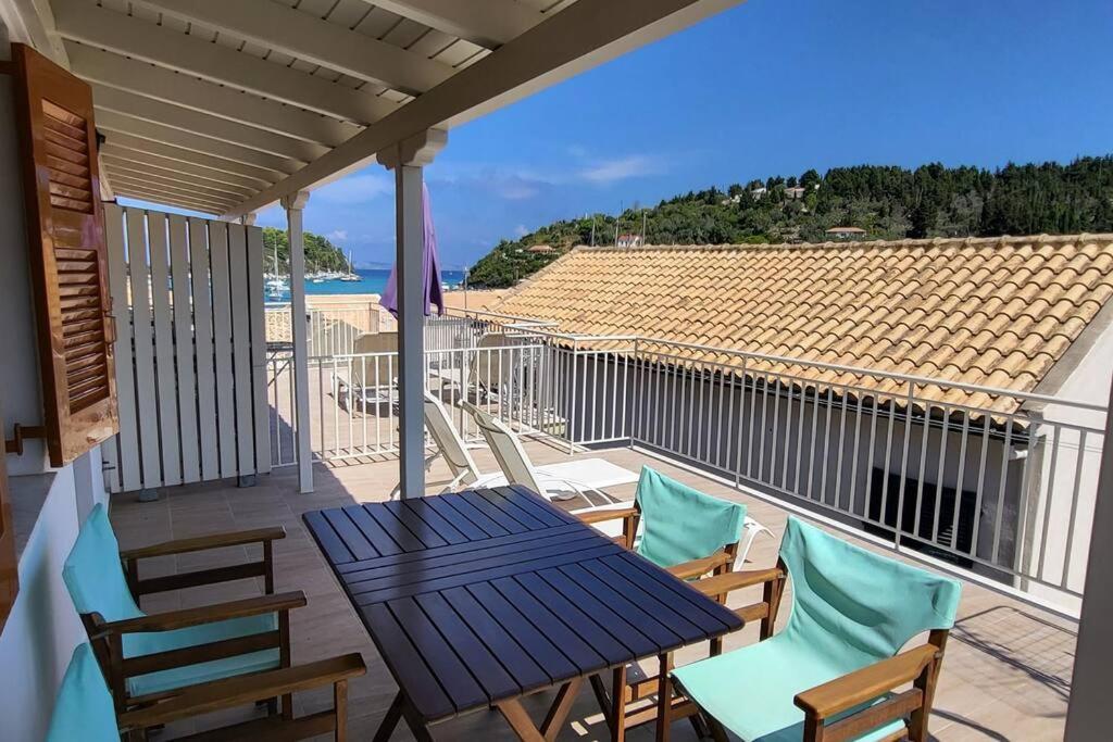 Stamatis With Seaview - Paxos *
